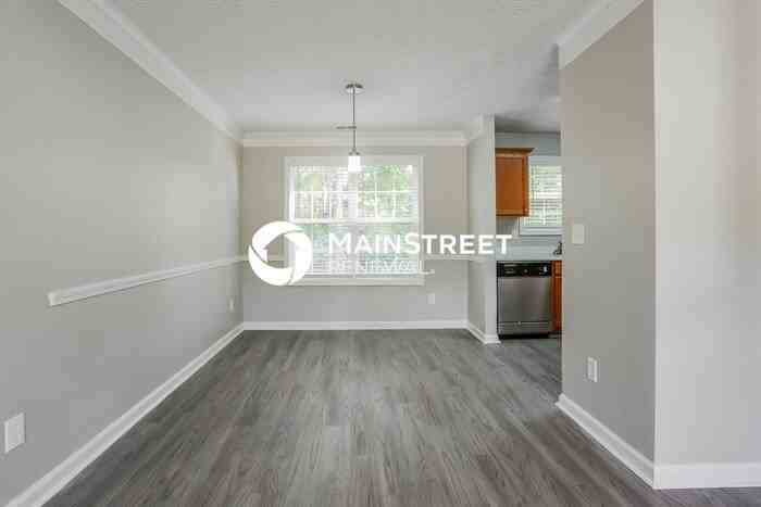 660 Sinclair Way - Photo 7 of 17