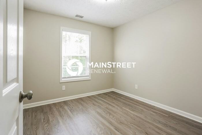 660 Sinclair Way - Photo 7 of 17