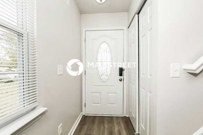 1027 Highstone Dr - Photo 4 of 16