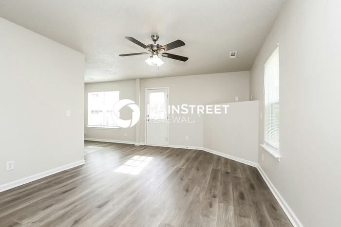 1027 Highstone Dr - Photo 5 of 16
