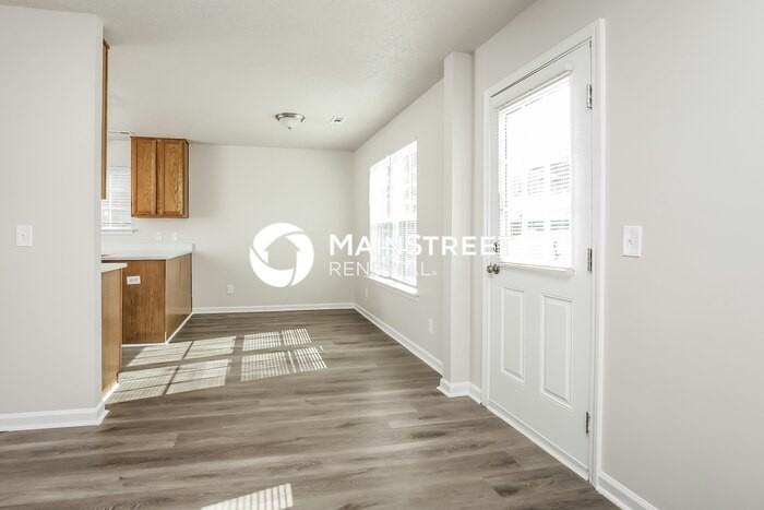 1027 Highstone Dr - Photo 6 of 16