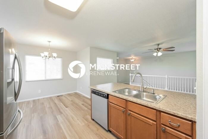 18642 E 46th Pl - Photo 6 of 17