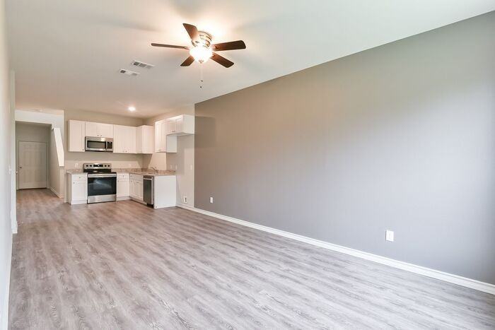 8001 Marydean Ave - Photo 5 of 20