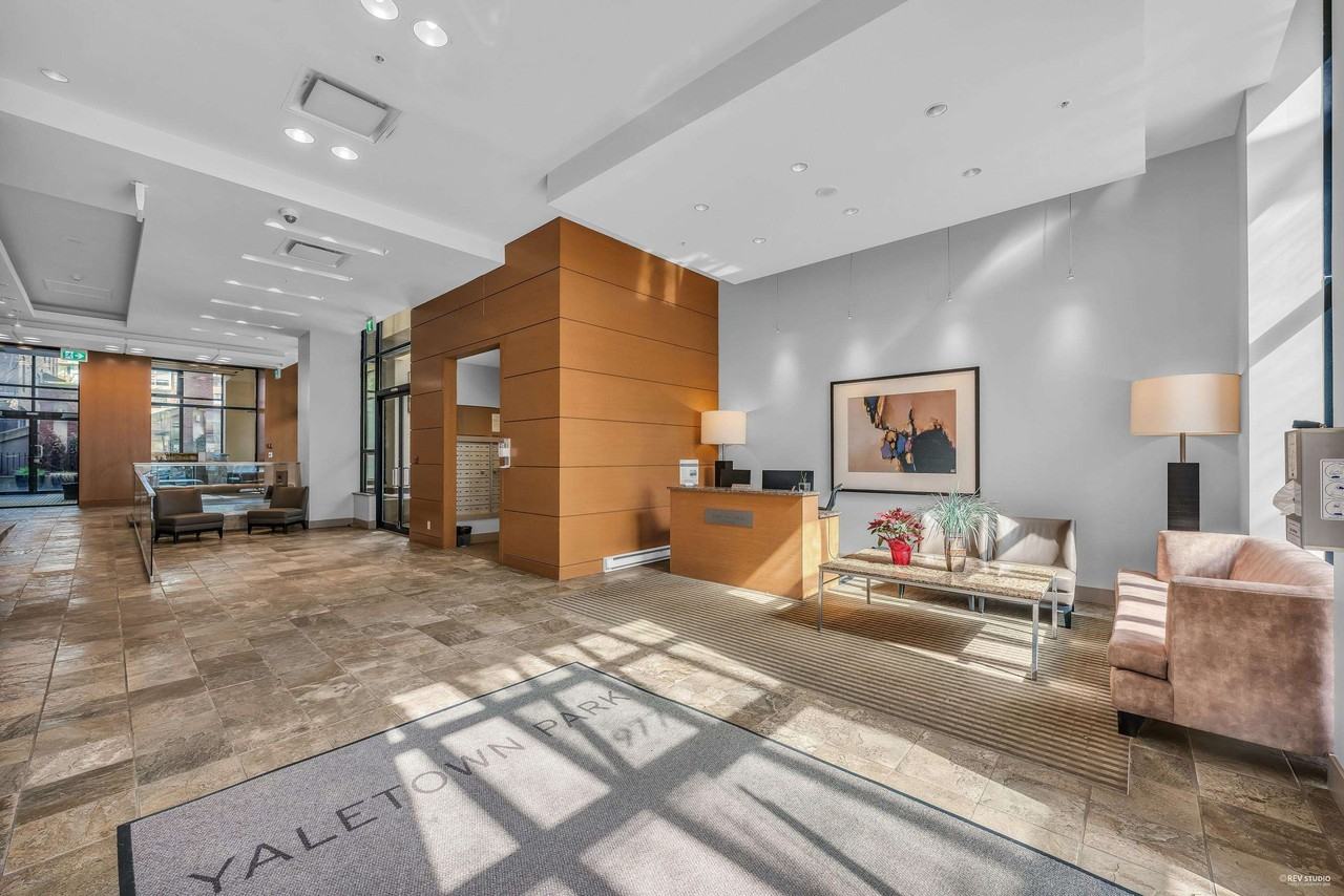 977 Mainland Street - Photo 9