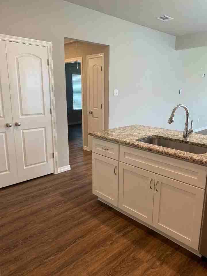 136 Arnold Ave - Photo 3 of 17