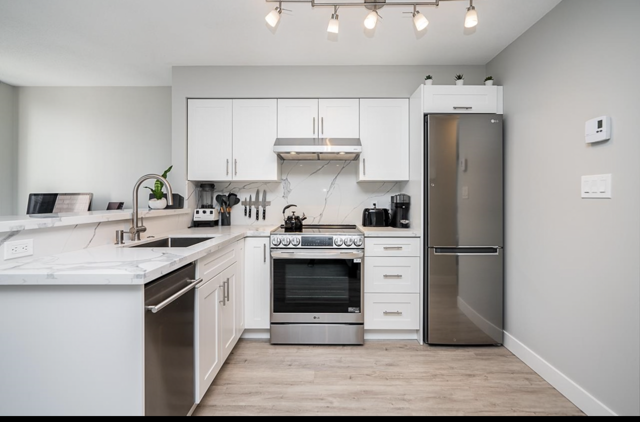 1295 Richards Street #315 - Photo 5 of 11