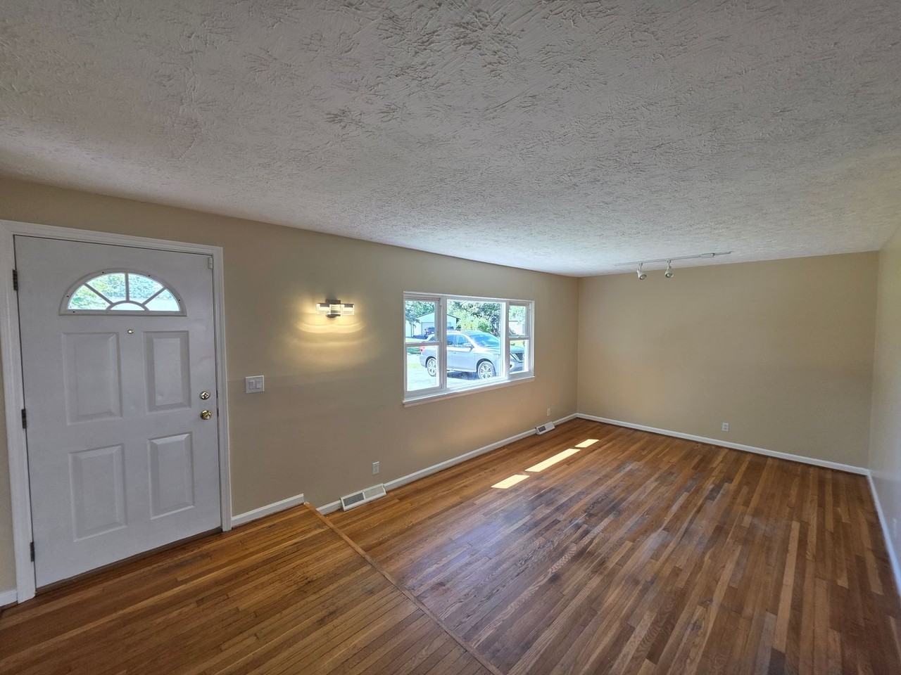 32 Golden Rod Ln - Photo 4 of 18