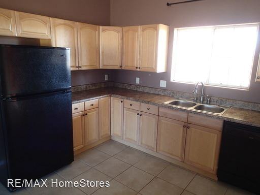 2491 N Calle Quarto - Photo 2 of 22