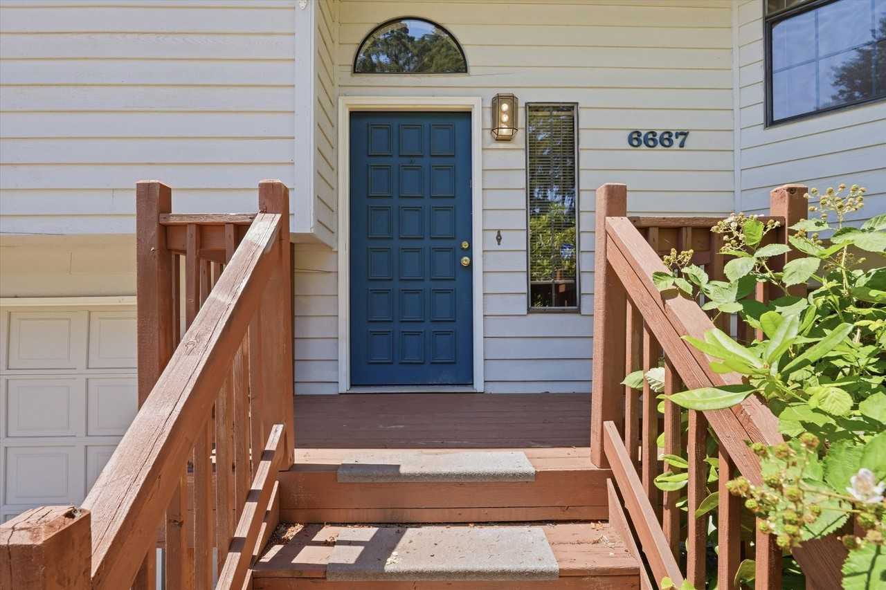 6667 Sw 153rd Ave - Photo 4 of 20
