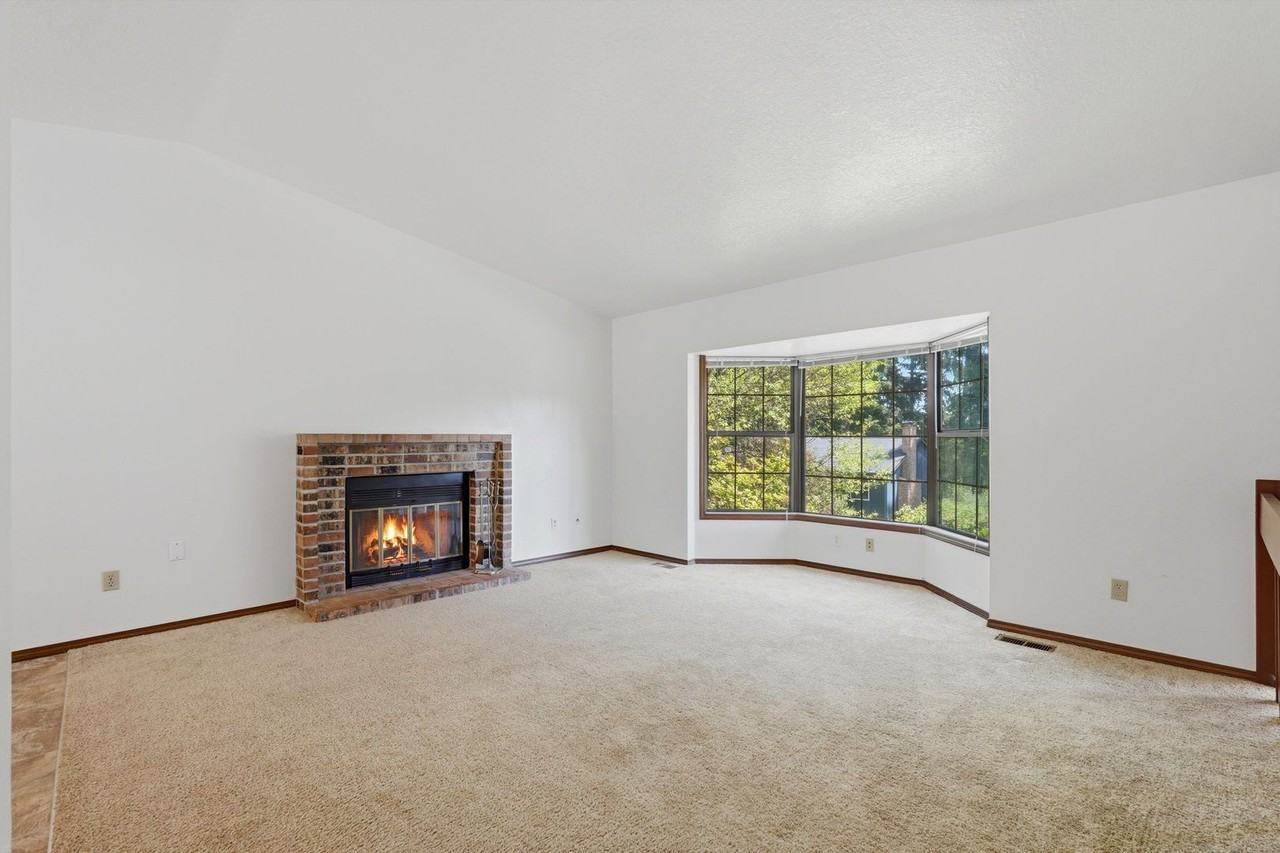 6667 Sw 153rd Ave - Photo 5 of 20