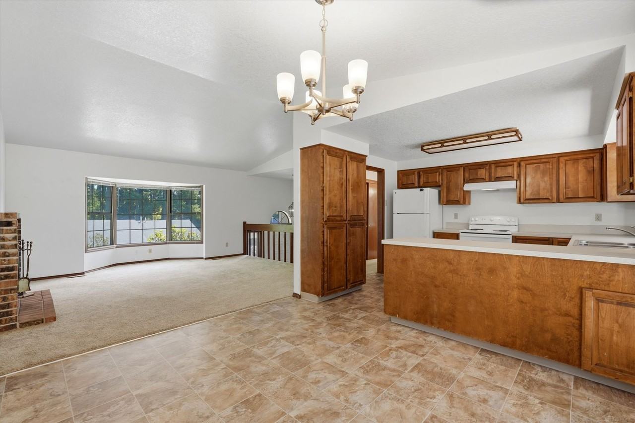 6667 Sw 153rd Ave - Photo 7 of 20