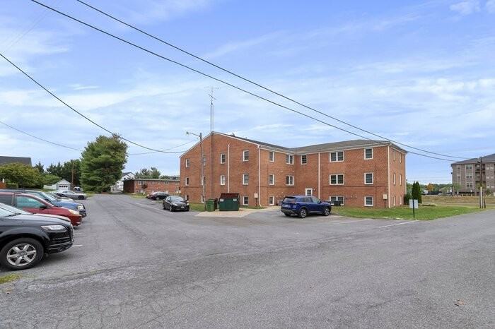 1499 N East St #12 - Photo 6 of 9