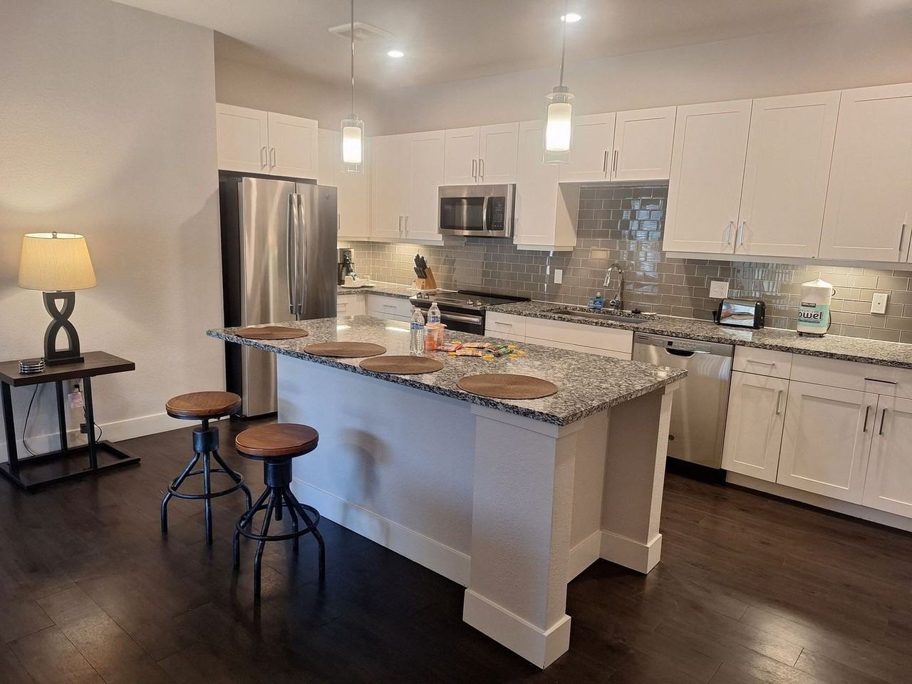 8630 S Oak Cir - Photo 2 of 12