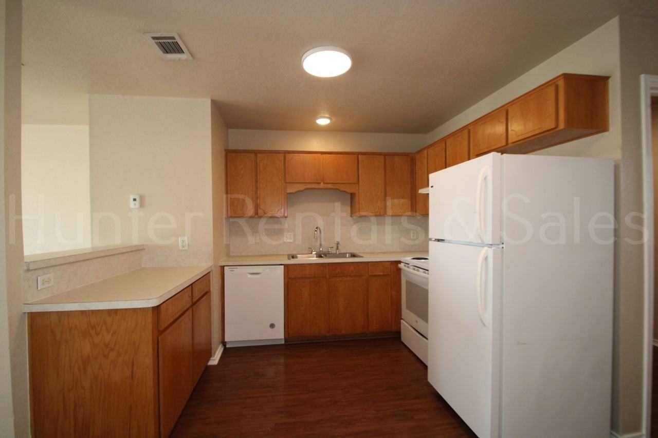 3904 Gus Dr Apt C - Photo 7 of 18