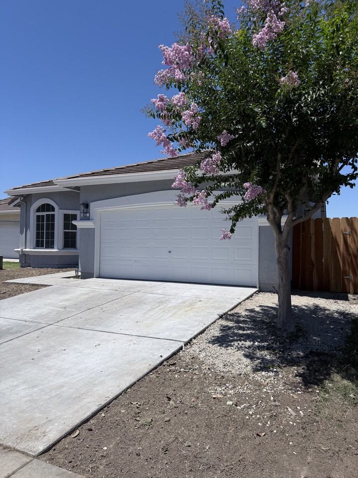 433 Halley Ave #NA - Photo 2 of 10