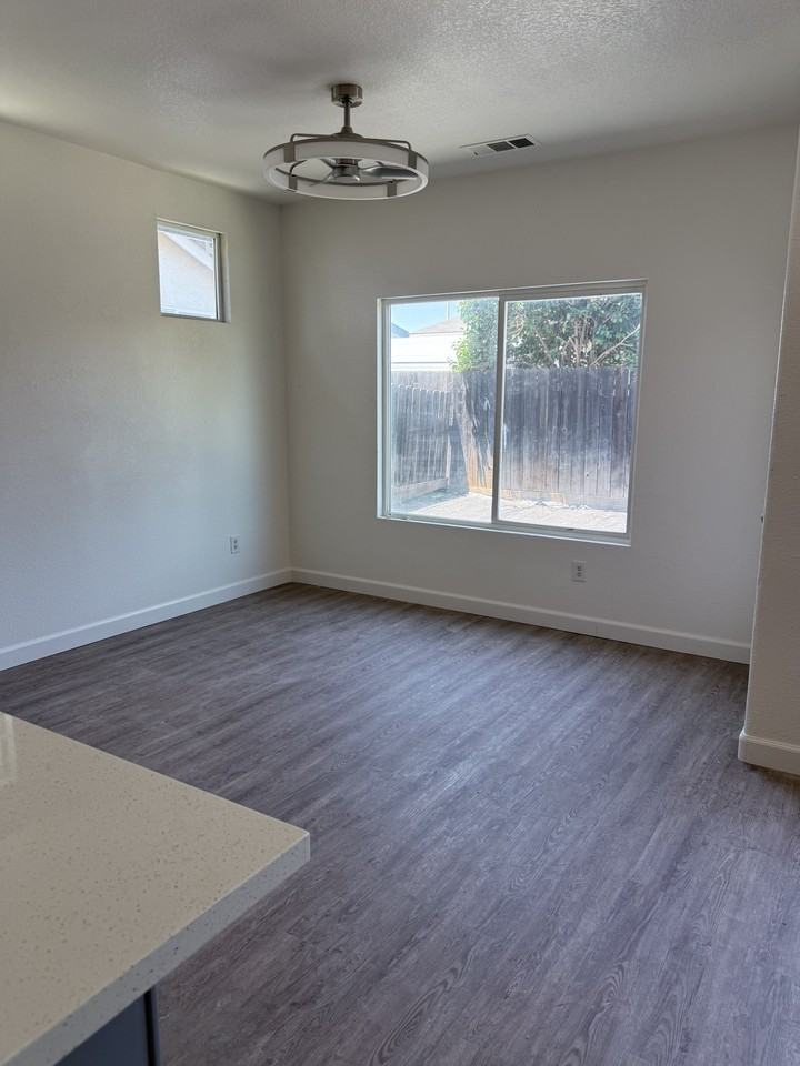 433 Halley Ave #NA - Photo 5 of 10