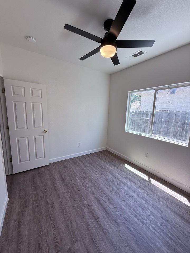 433 Halley Ave #NA - Photo 6 of 10