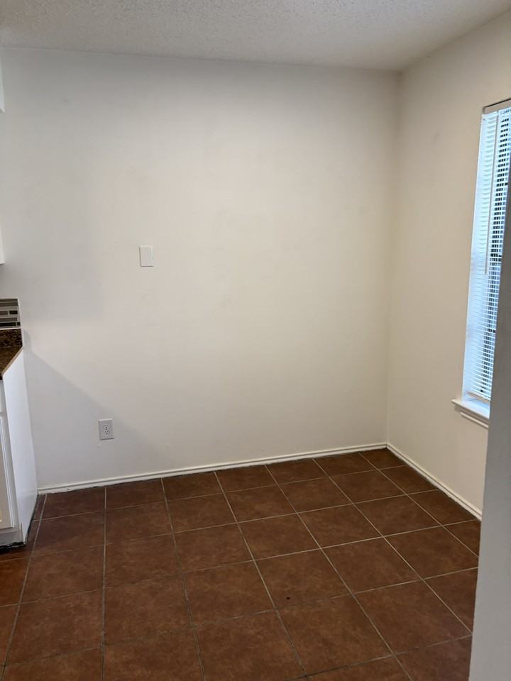 6316 Walraven Cir #B - Photo 5 of 13