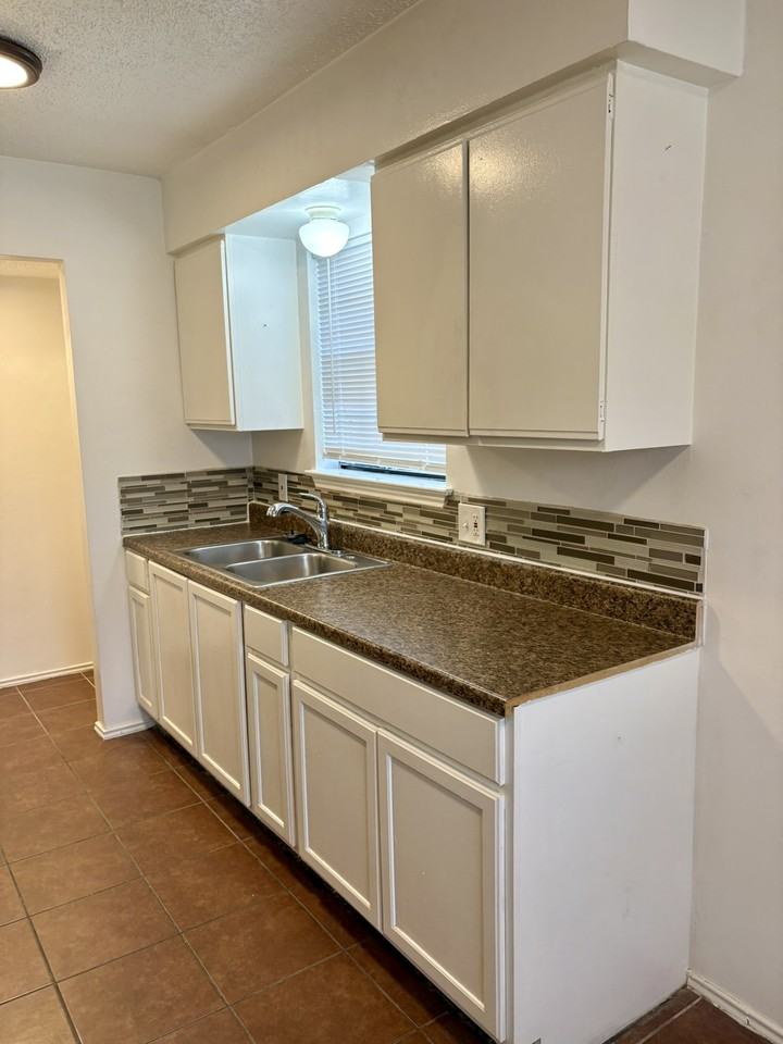 6316 Walraven Cir #B - Photo 6 of 13