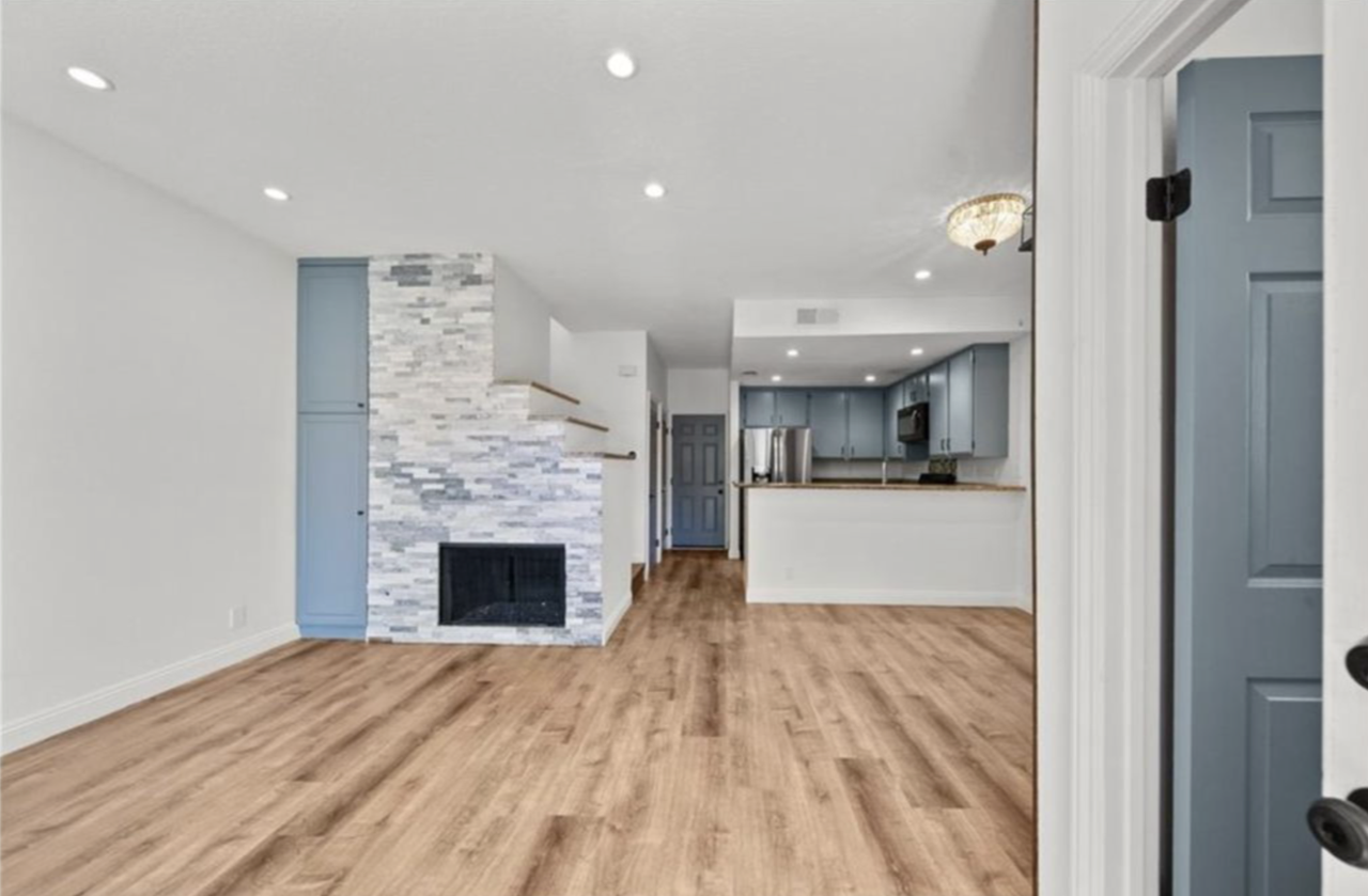 25725 Perlman Pl #127 - Photo 5 of 16