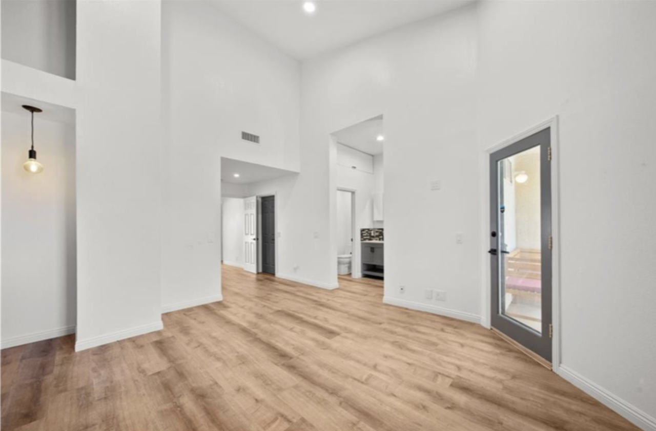 25725 Perlman Pl #127 - Photo 6 of 16