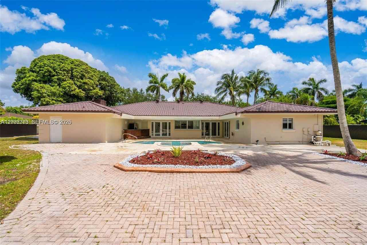18370 Sw 212th St #NA - Photo 4 of 19