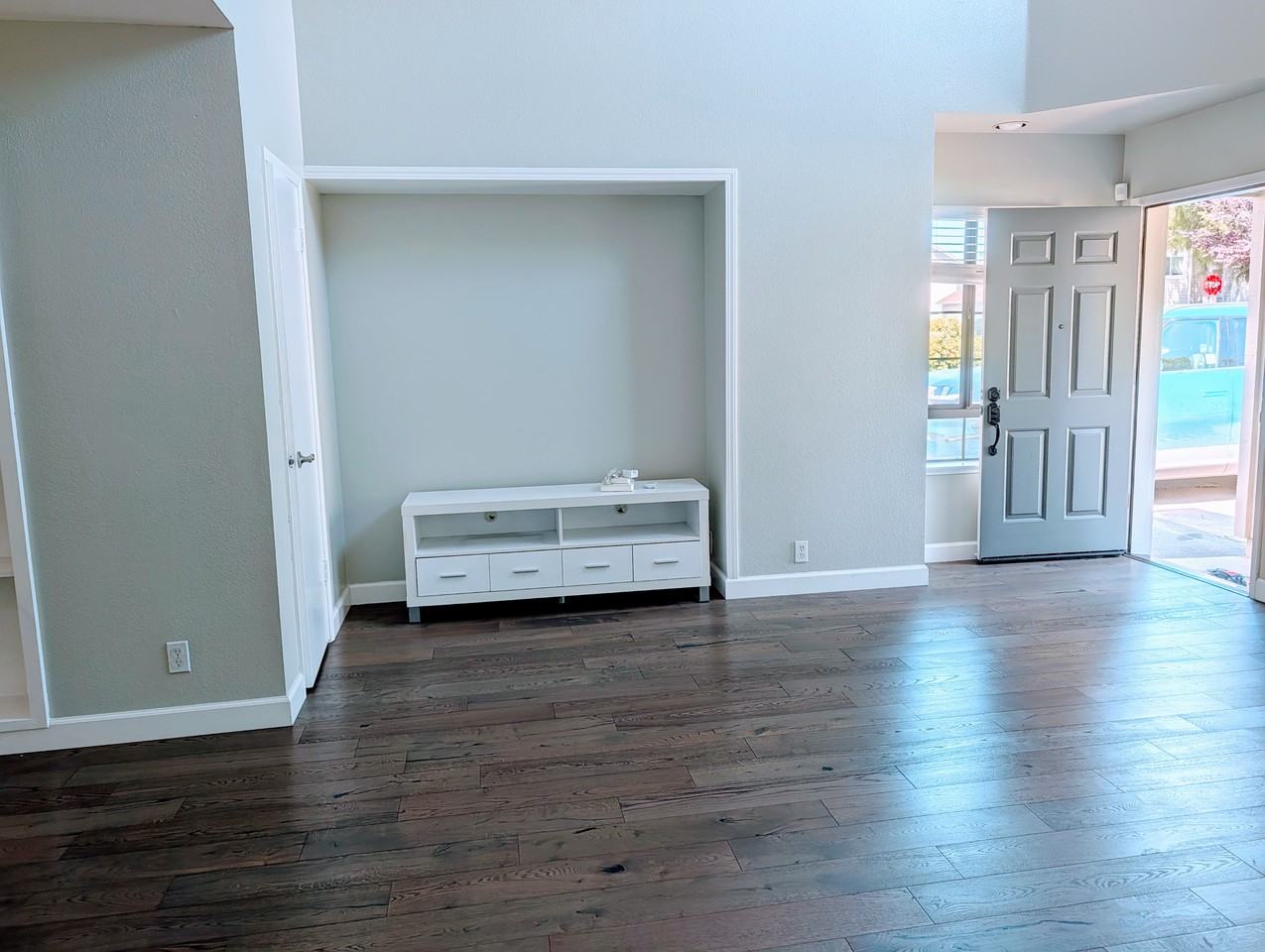 1261 Formosa Dr #1261 - Photo 5 of 27