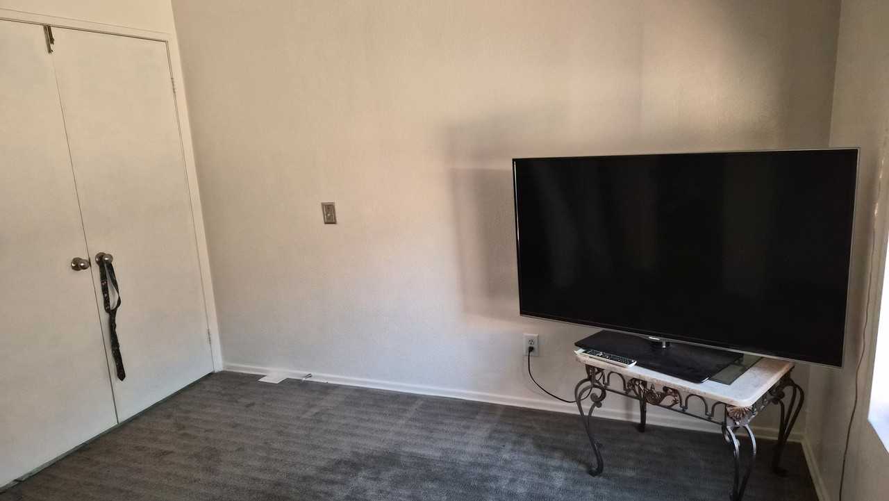 31488 Hallwood Ct #NA - Photo 4 of 9