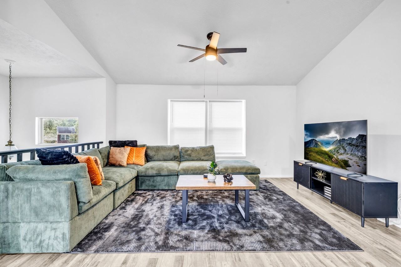 2064 Raintree Pl #NA - Photo 2 of 17