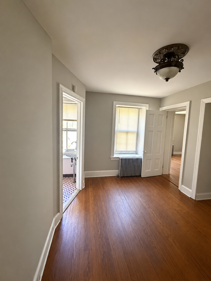 5911 Greene St #1R - Photo 5 of 10