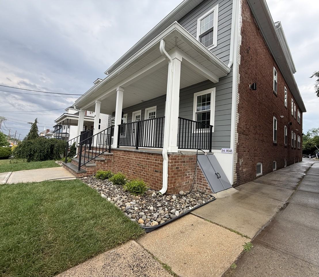 160 Main St #1 - Photo 2 of 37