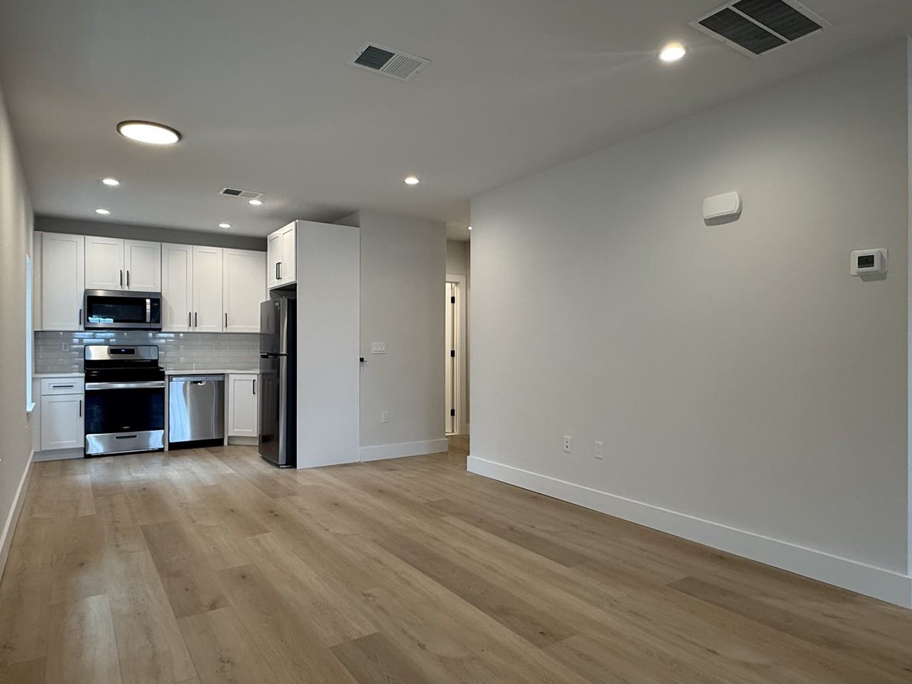 160 Main St #1 - Photo 6 of 37