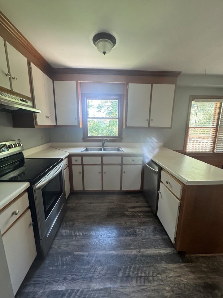 1421 Eastlook Ln #NA - Photo 2 of 22