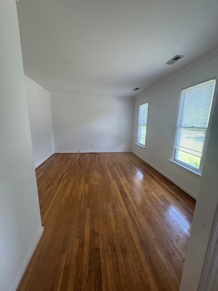 1421 Eastlook Ln #NA - Photo 7 of 22