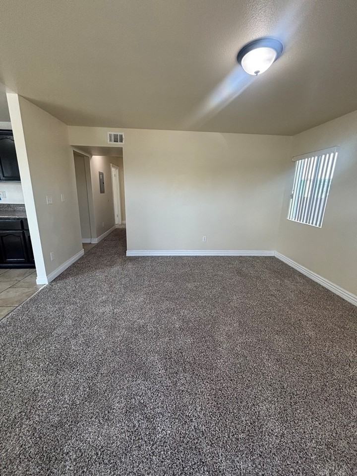 539 West 54th Street - Photo 3 of 17