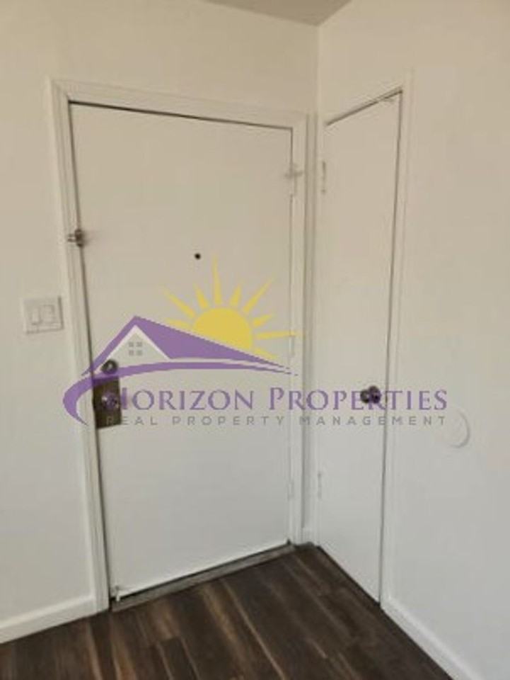1617 Arcade Blvd #11 - Photo 4 of 10