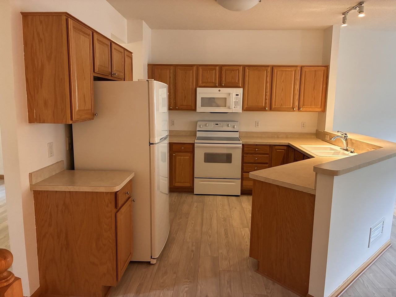 3706 Livingston Ave - Photo 4 of 27