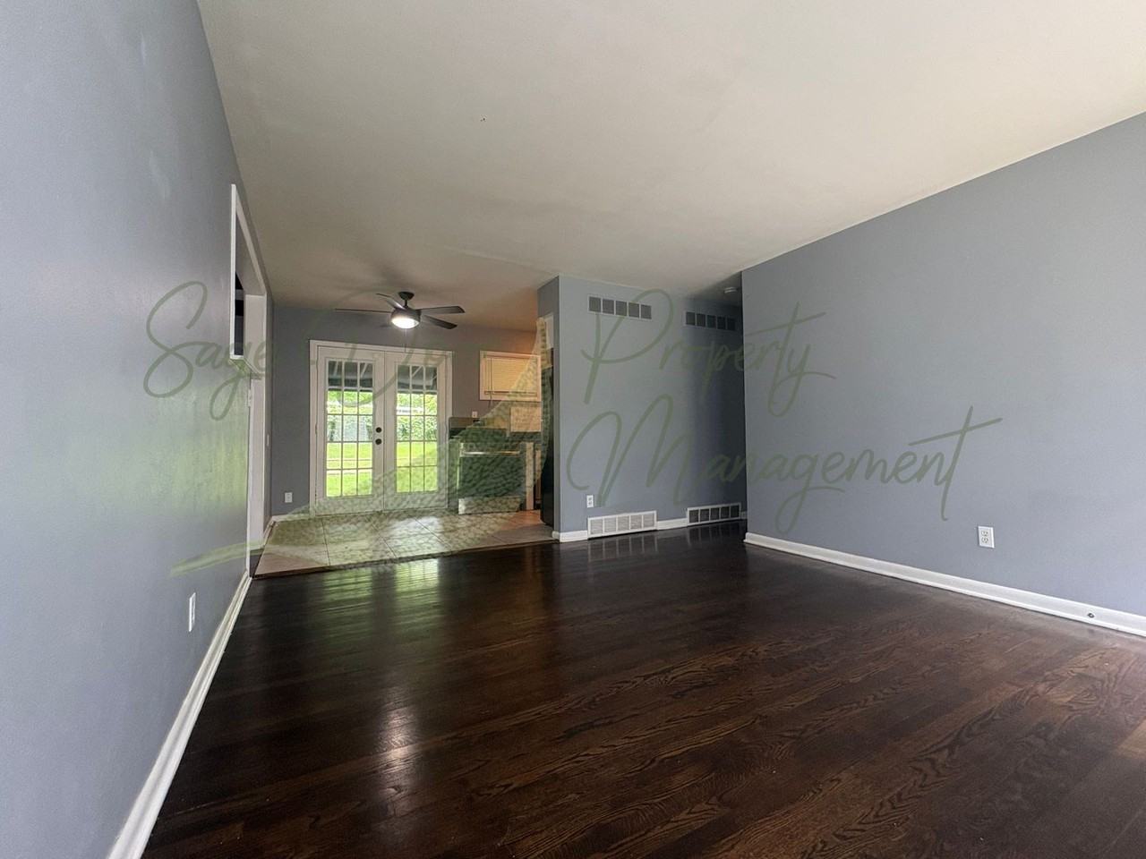 302 N Peck Dr - Photo 3 of 26