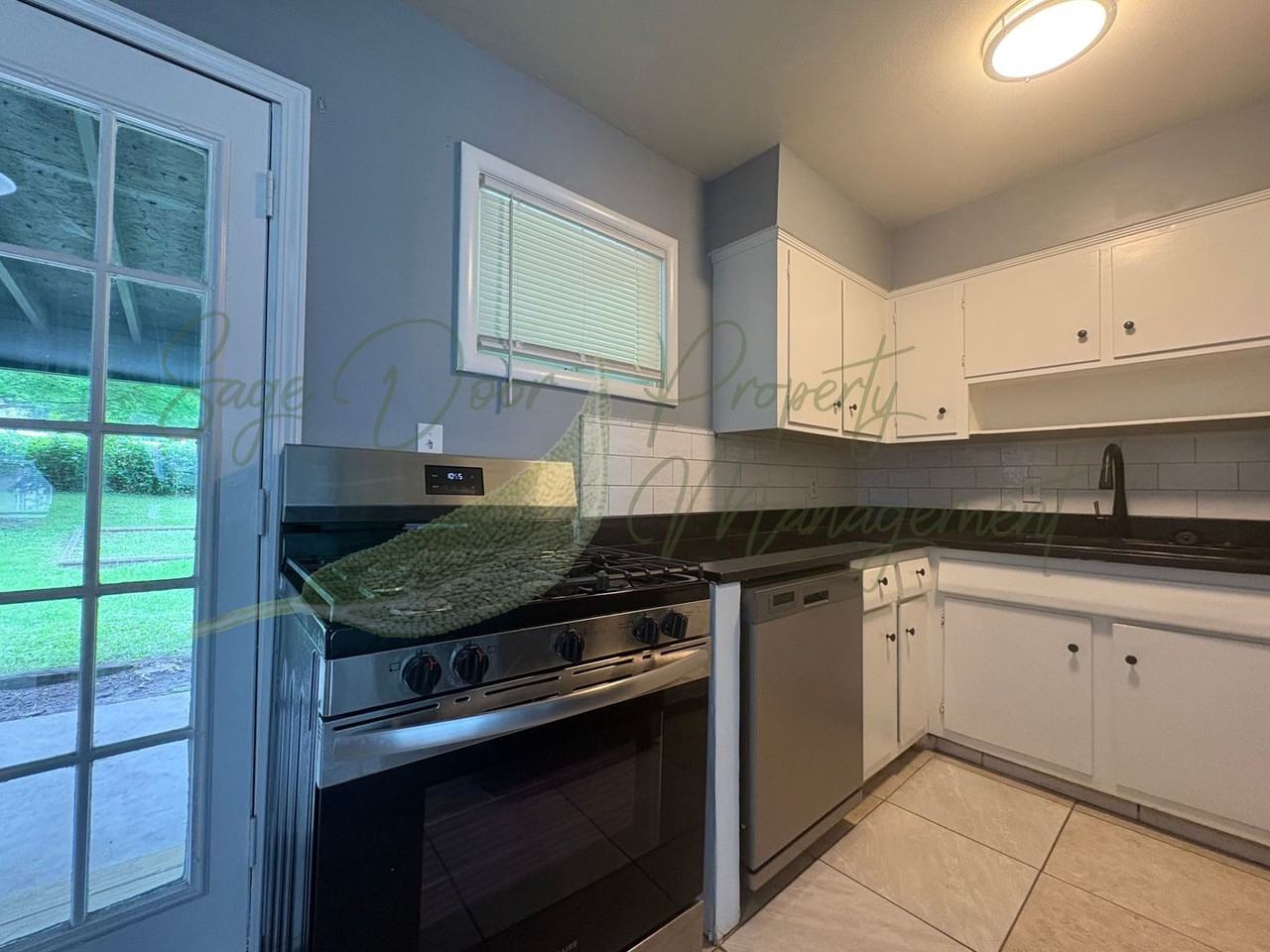 302 N Peck Dr - Photo 5 of 26
