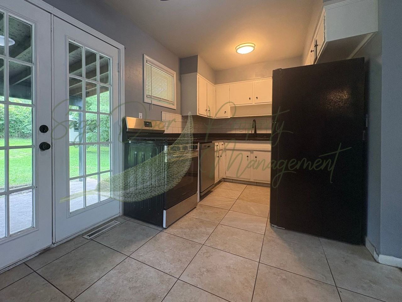 302 N Peck Dr - Photo 6 of 26