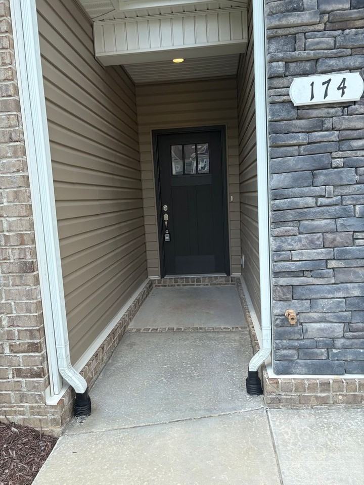174 Creek Wood Rd - Photo 3 of 27