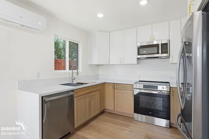 4826 Doliva Dr #202 - Photo 4 of 13