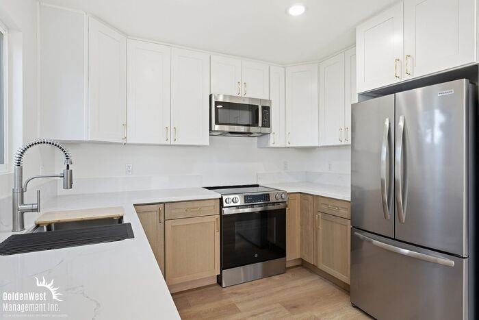 4826 Doliva Dr #202 - Photo 6 of 13