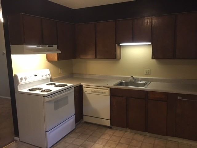 73 Vine St - Photo 2 of 5