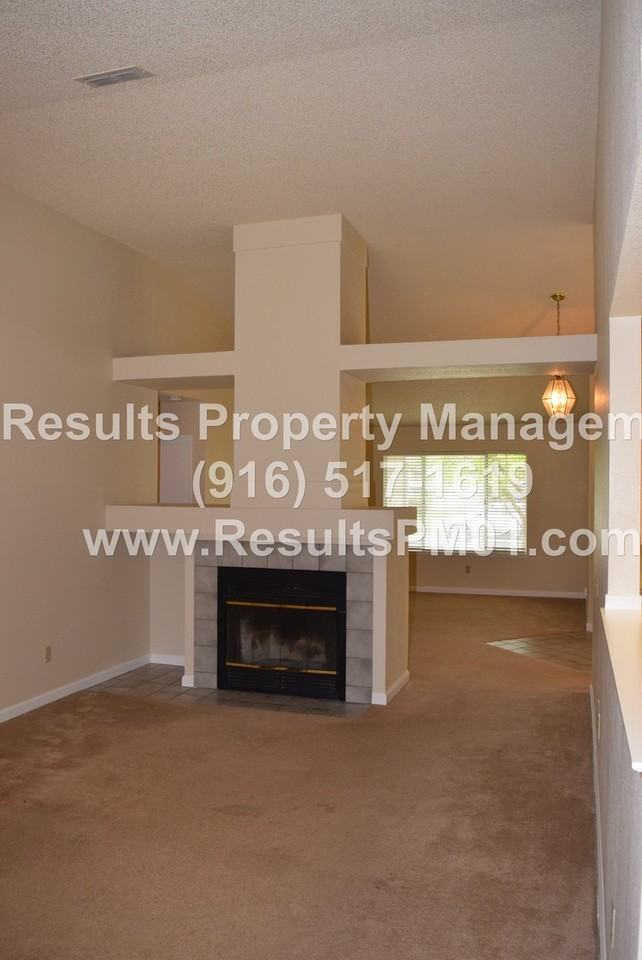 6412 Old Orchard Way - Photo 3 of 10