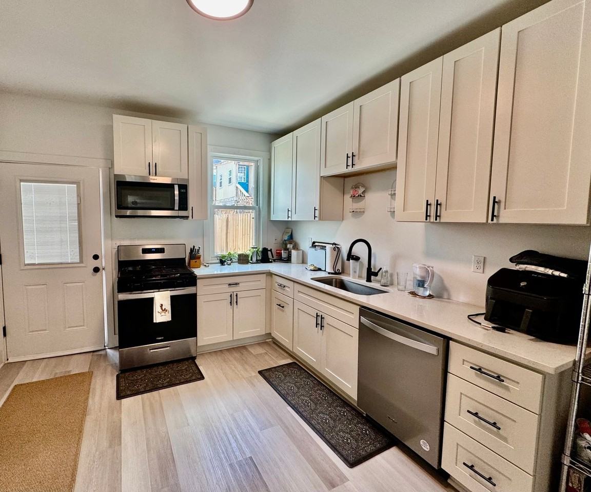 227 Ella St - Photo 2 of 28