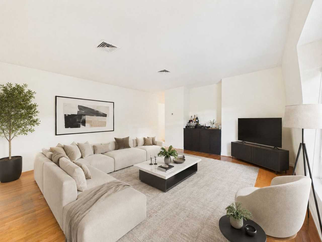 1740 Green St #35 - Photo 4 of 26