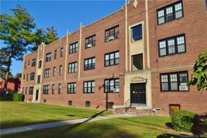 featured image of 684 Farmington Ave