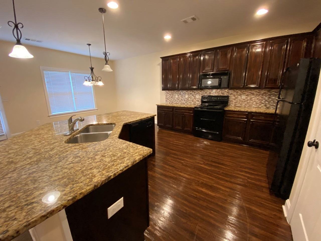 3916 Griese Ln - Photo 6 of 28