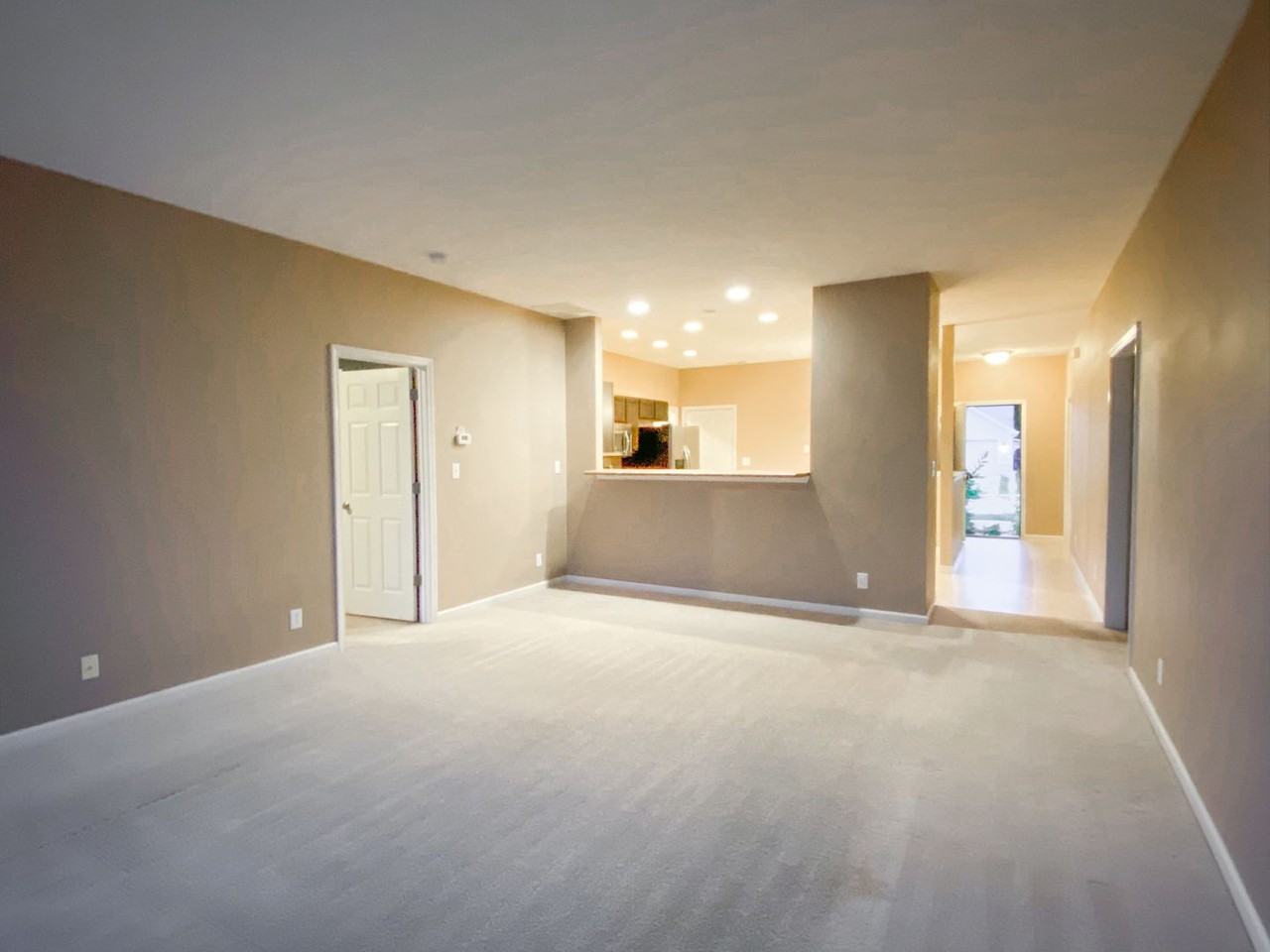 2388 Fleming Dr - Photo 3 of 16